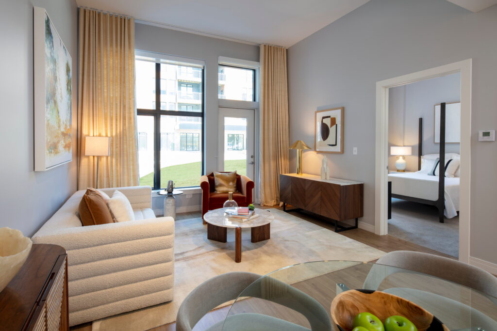 15 – IL Dining & Living Room