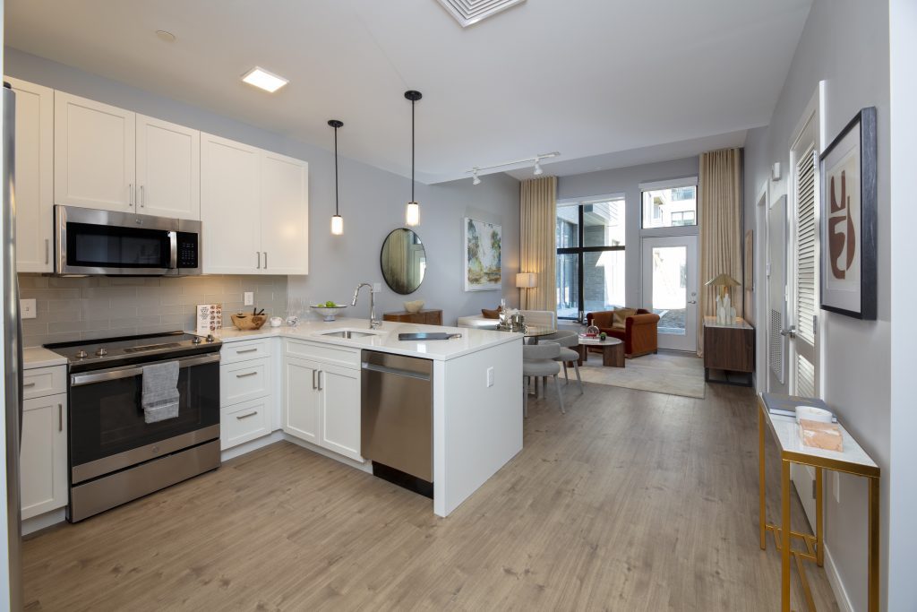 18 – IL Kitchen & Living Room