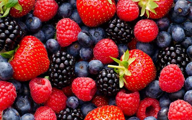 fresh, mixed berries are a heart healthy foods for seniors